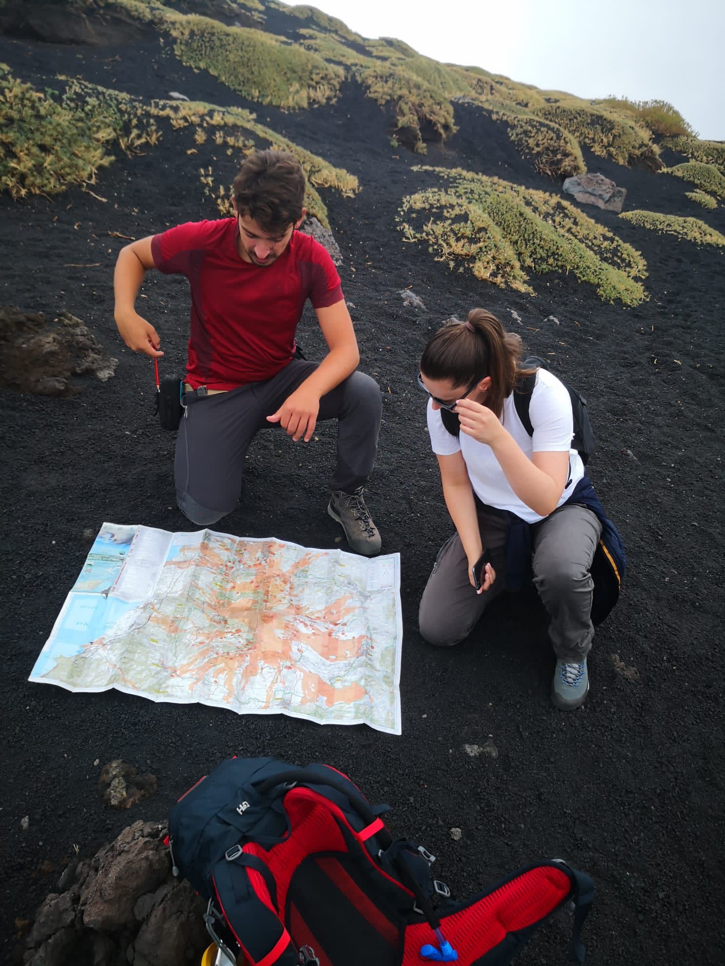 Showing a lady the main spots of the volcano